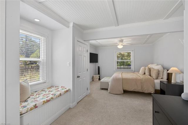 16 Roberts CT E, Portsmouth, VA 23701
