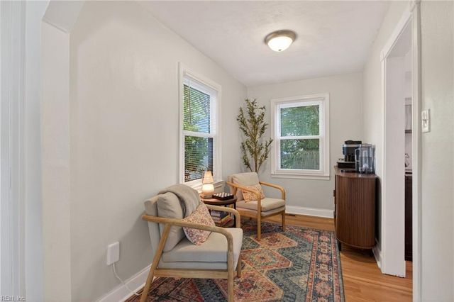16 Roberts CT E, Portsmouth, VA 23701