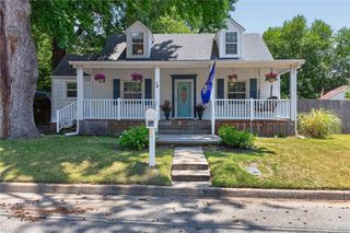 16 Roberts CT E, Portsmouth, VA 23701