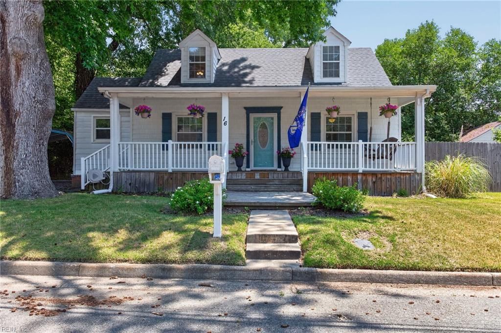 16 Roberts CT E, Portsmouth, VA 23701