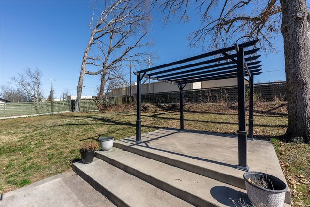 310 NW J Street, Bentonville, AR 72712