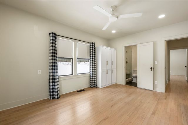 310 NW J Street, Bentonville, AR 72712