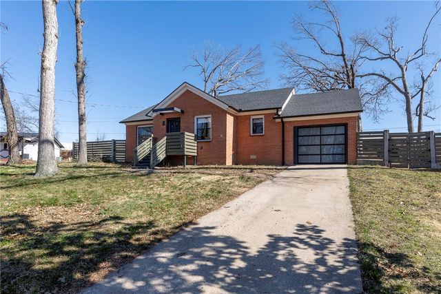 310 NW J Street, Bentonville, AR 72712