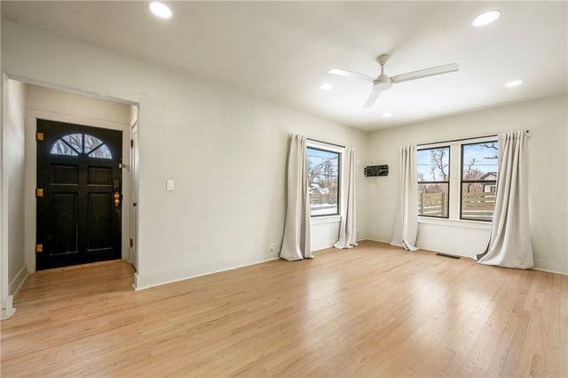 310 NW J Street, Bentonville, AR 72712