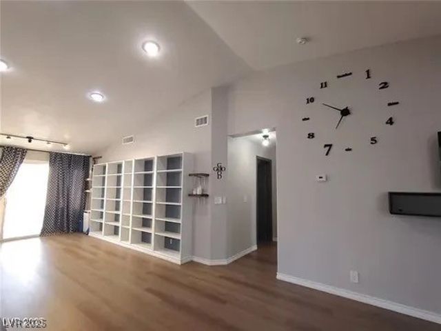 8072 Cimarron Ridge Drive 201, Las Vegas, NV 89128