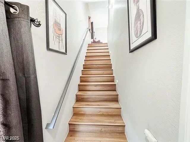 8072 Cimarron Ridge Drive 201, Las Vegas, NV 89128