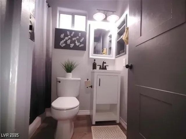 8072 Cimarron Ridge Drive 201, Las Vegas, NV 89128