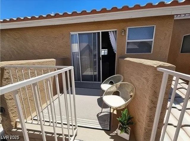 8072 Cimarron Ridge Drive 201, Las Vegas, NV 89128