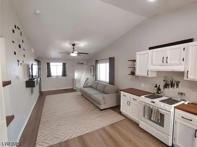 8072 Cimarron Ridge Drive 201, Las Vegas, NV 89128