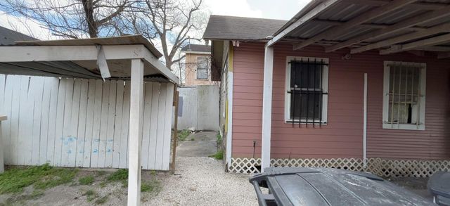 6201 Saint Augustine Street, Houston, TX 77021