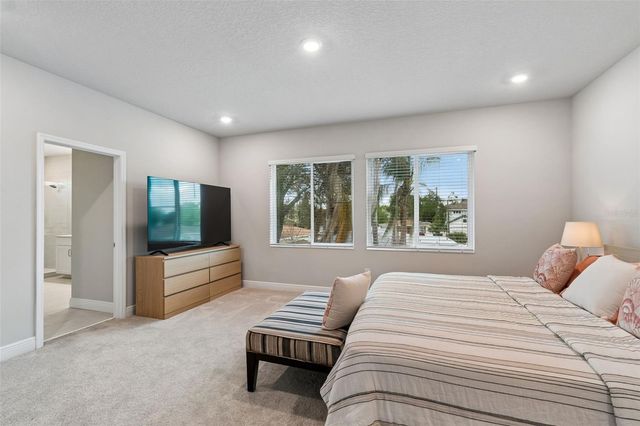 3920 W LEMON STREET, Tampa, FL 33609