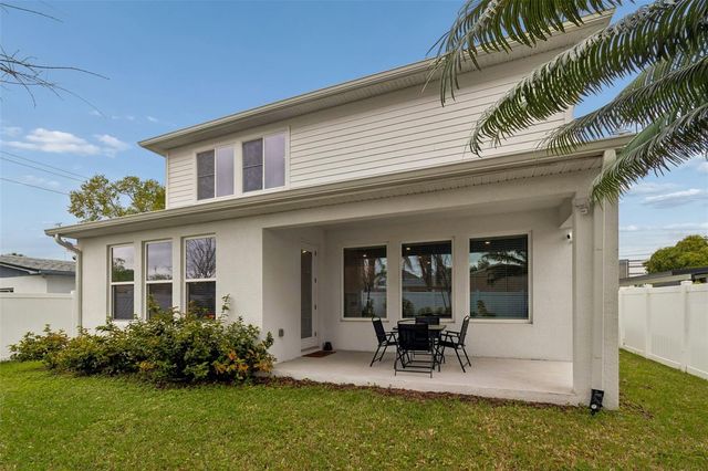 3920 W LEMON STREET, Tampa, FL 33609