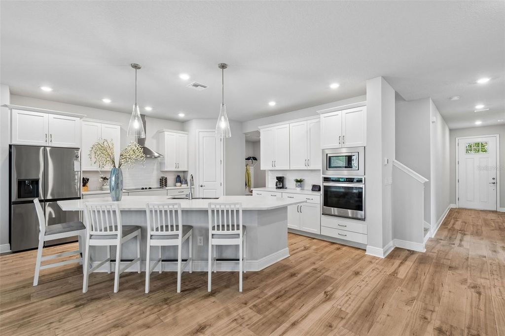 Image 16 of property listing at 3920 W LEMON STREET, Tampa, FL 33609