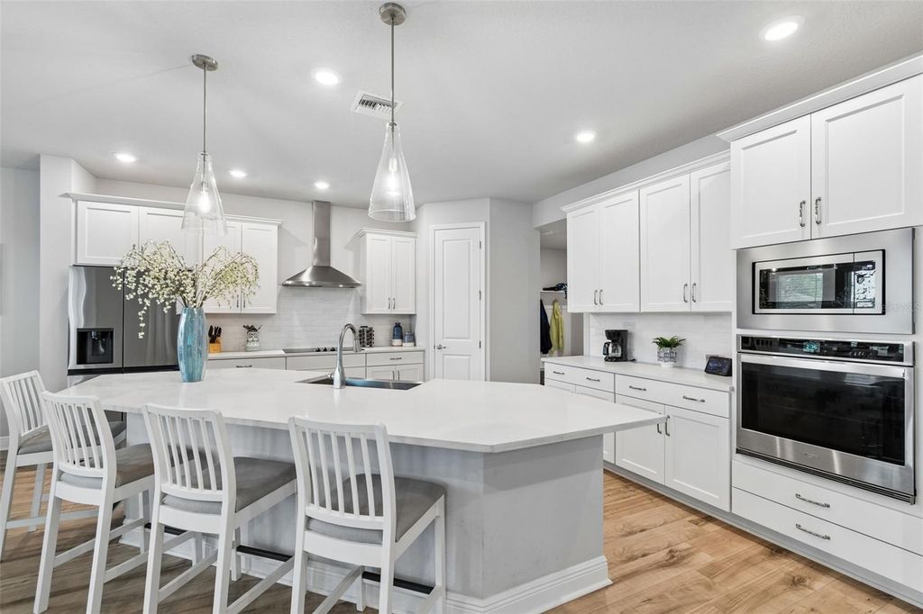 Image 22 of property listing at 3920 W LEMON STREET, Tampa, FL 33609