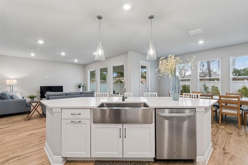 Image 23 of property listing at 3920 W LEMON STREET, Tampa, FL 33609