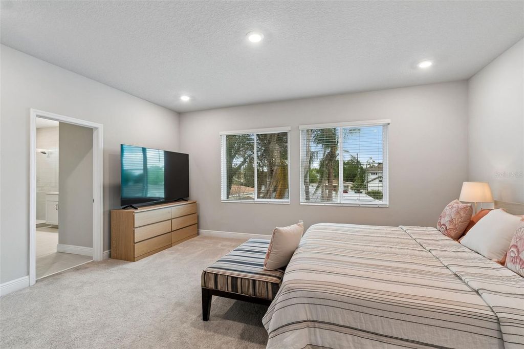 Image 39 of property listing at 3920 W LEMON STREET, Tampa, FL 33609