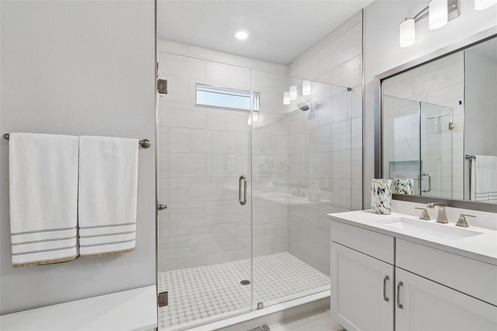 Image 43 of property listing at 3920 W LEMON STREET, Tampa, FL 33609