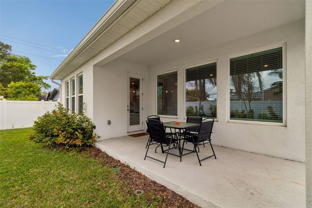 Image 48 of property listing at 3920 W LEMON STREET, Tampa, FL 33609