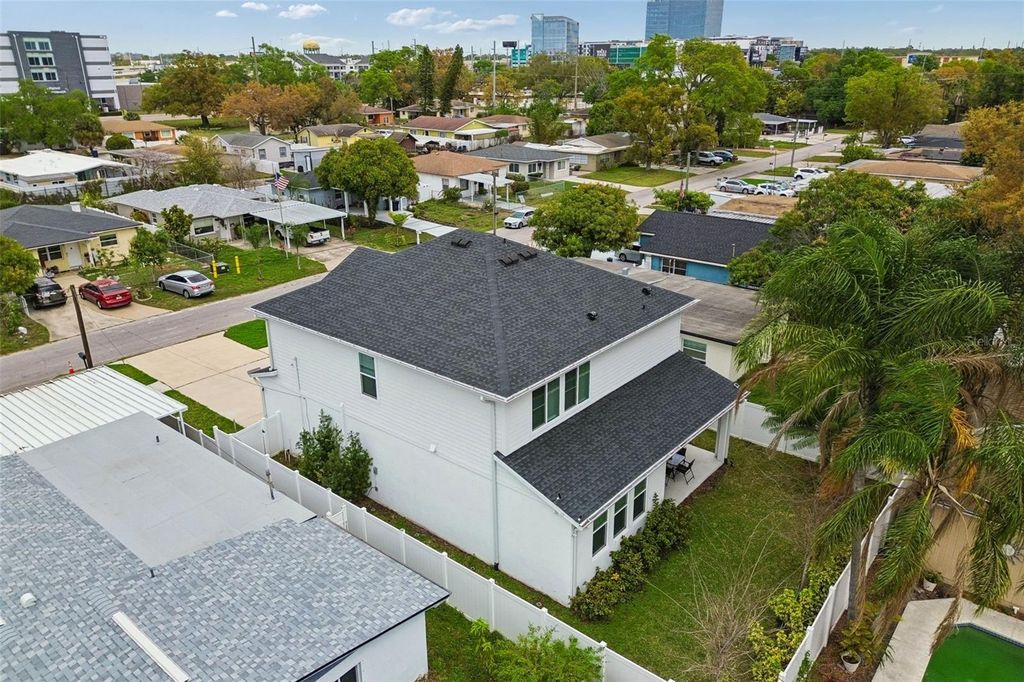 Image 52 of property listing at 3920 W LEMON STREET, Tampa, FL 33609