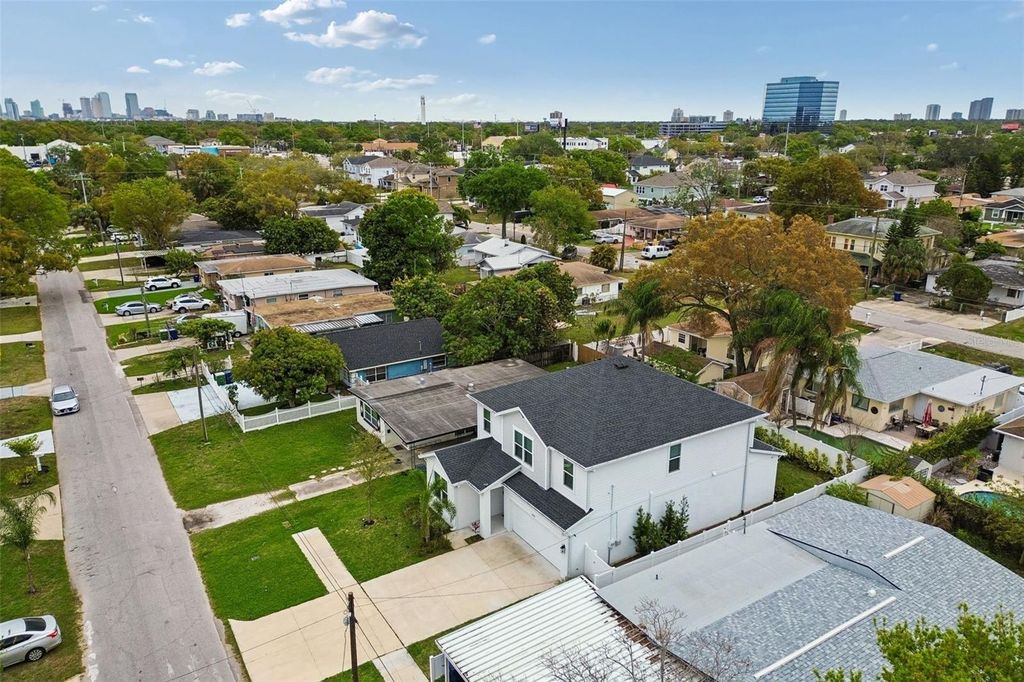 Image 54 of property listing at 3920 W LEMON STREET, Tampa, FL 33609