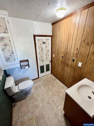 2049 Front Av NE, Albany, OR 97322