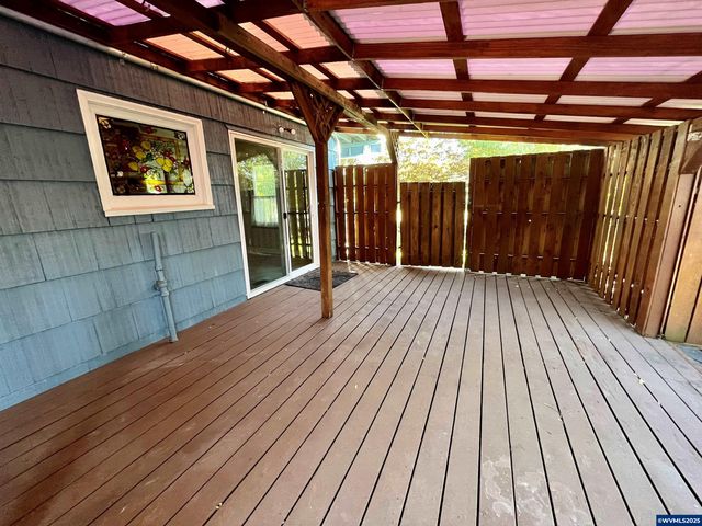 2049 Front Av NE, Albany, OR 97322