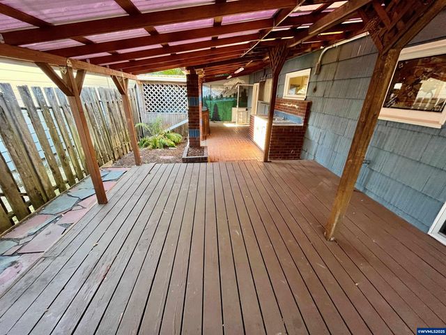 2049 Front Av NE, Albany, OR 97322
