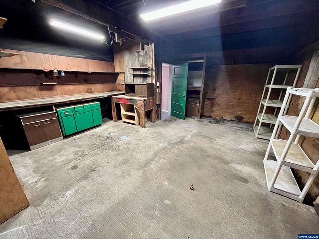 2049 Front Av NE, Albany, OR 97322