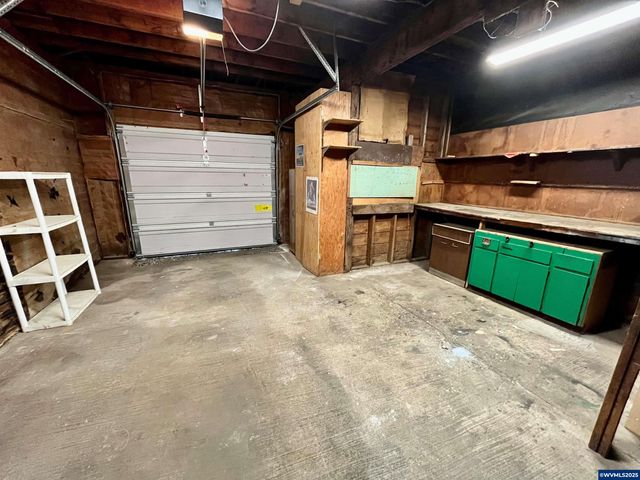 2049 Front Av NE, Albany, OR 97322