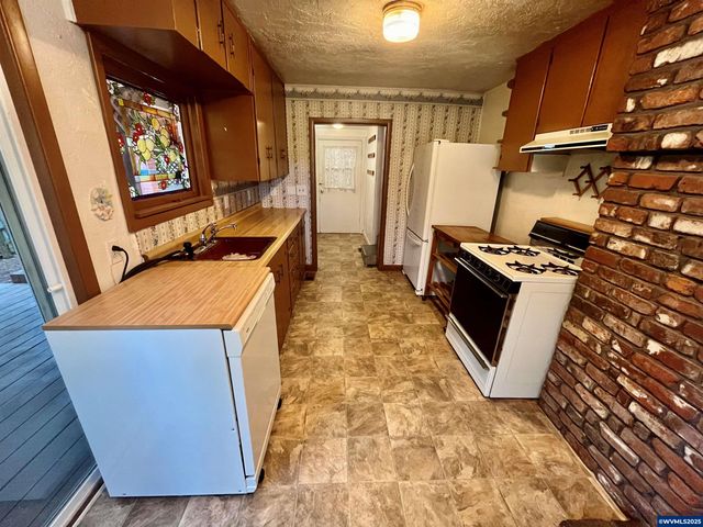 2049 Front Av NE, Albany, OR 97322