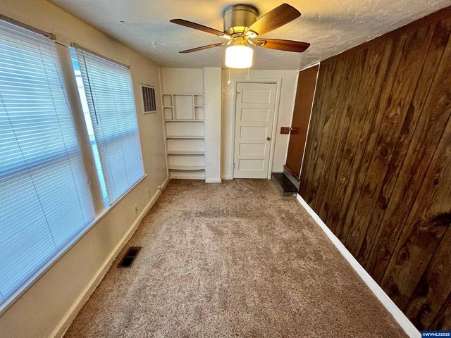 2049 Front Av NE, Albany, OR 97322