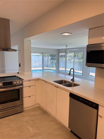 2227 NW 65th Avenue, Margate, FL 33063