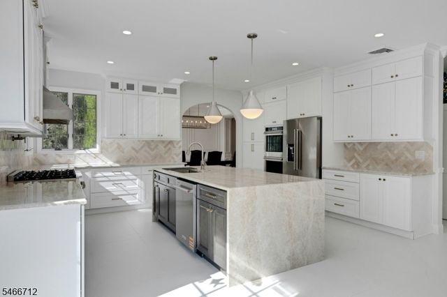 106 Pancake Hollow Dr, Wayne Twp., NJ 07470