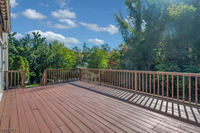 106 Pancake Hollow Dr, Wayne Twp., NJ 07470