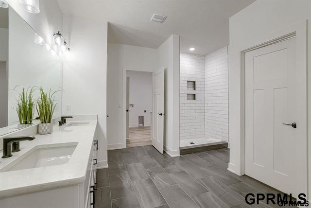 10209 S 180 Avenue Circle, Omaha, NE 68136