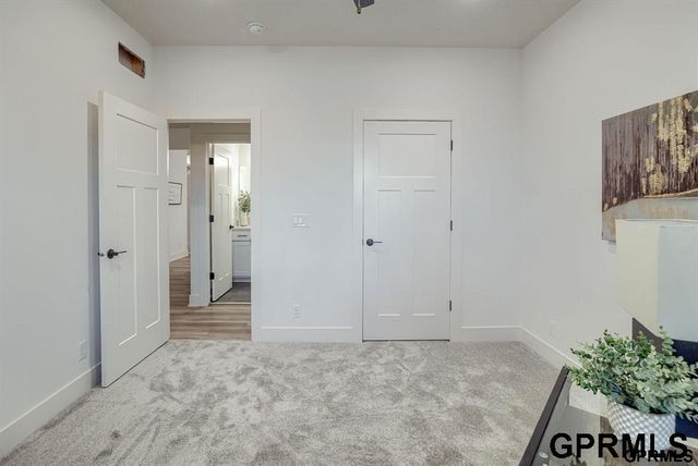 10209 S 180 Avenue Circle, Omaha, NE 68136