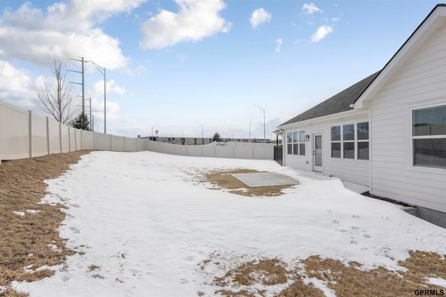 10209 S 180 Avenue Circle, Omaha, NE 68136