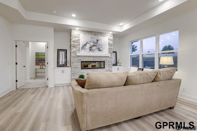 10209 S 180 Avenue Circle, Omaha, NE 68136