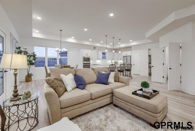 10209 S 180 Avenue Circle, Omaha, NE 68136