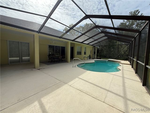 12 Sweet Peas Court, Homosassa, FL 34446