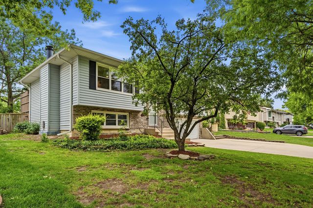 7341 East Avenue, Hanover Park, IL 60133