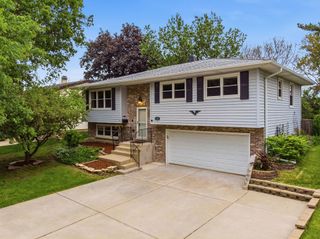 7341 East Avenue, Hanover Park, IL 60133