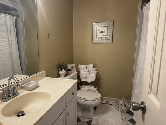102 River Bend Rd, Hendersonville, TN 37075