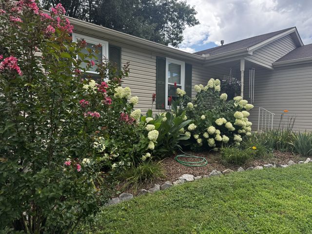 102 River Bend Rd, Hendersonville, TN 37075