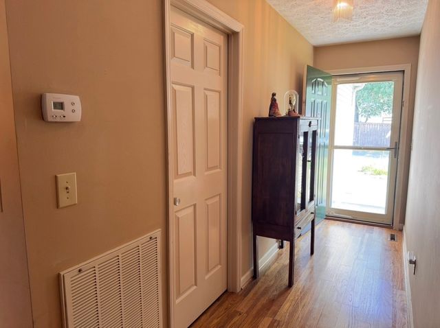 102 River Bend Rd, Hendersonville, TN 37075