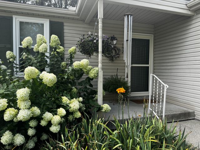 102 River Bend Rd, Hendersonville, TN 37075