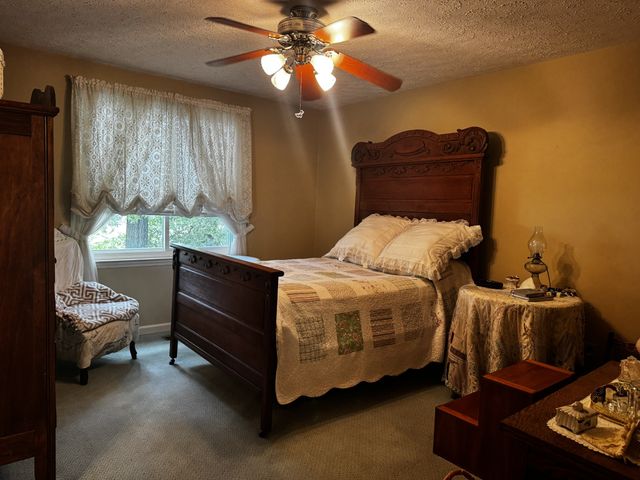 102 River Bend Rd, Hendersonville, TN 37075