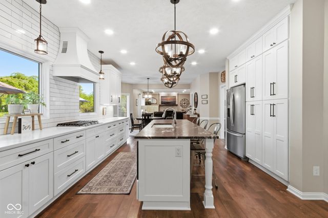 129 E Laredo Way N, Carmel, IN 46032