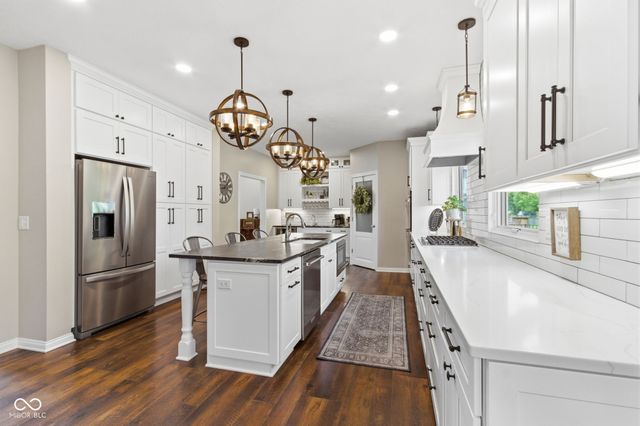 129 E Laredo Way N, Carmel, IN 46032