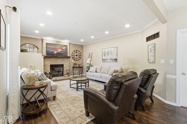129 E Laredo Way N, Carmel, IN 46032